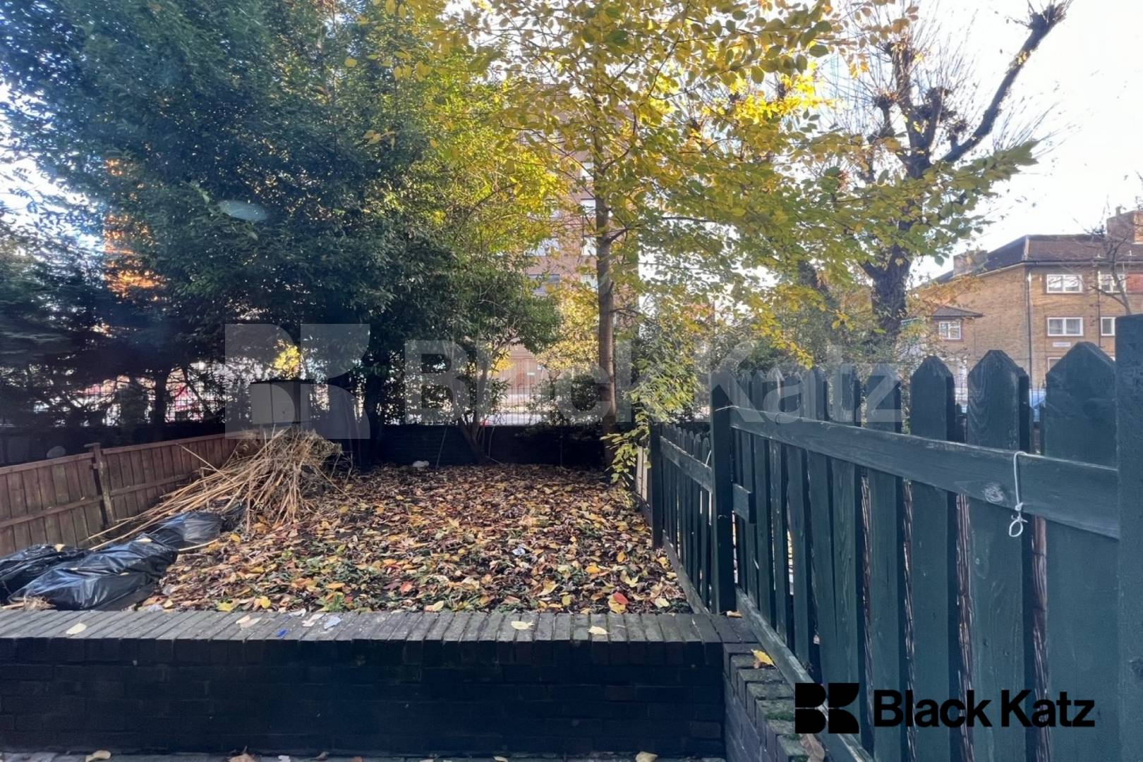 Charming private garden with wooden floors throughout  Cluny Estate , London bridge